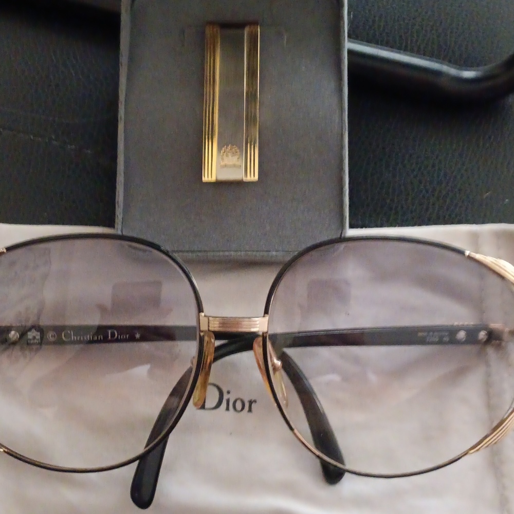 CHRISTIAN DIOR SUNGLASSES AND money clip